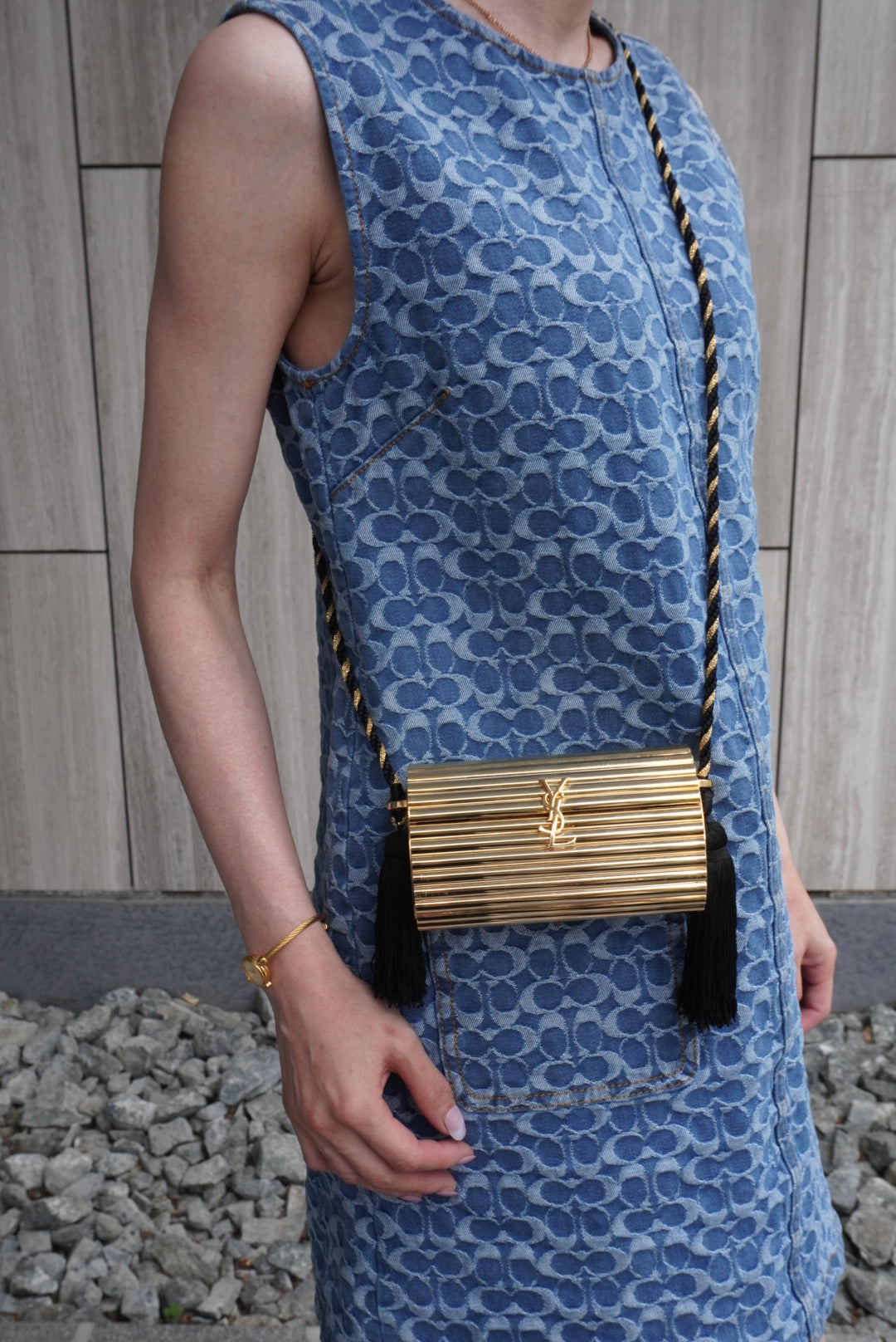 Yves Saint Laurent YSL Logo Metal Clasp Shoulder bag Gold Vintage