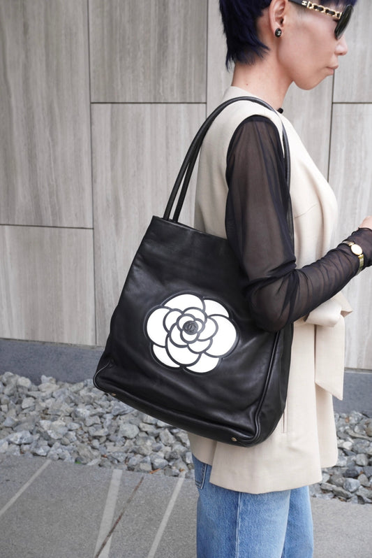 CHANEL Logo Totebag Black Vintage 3raaj5