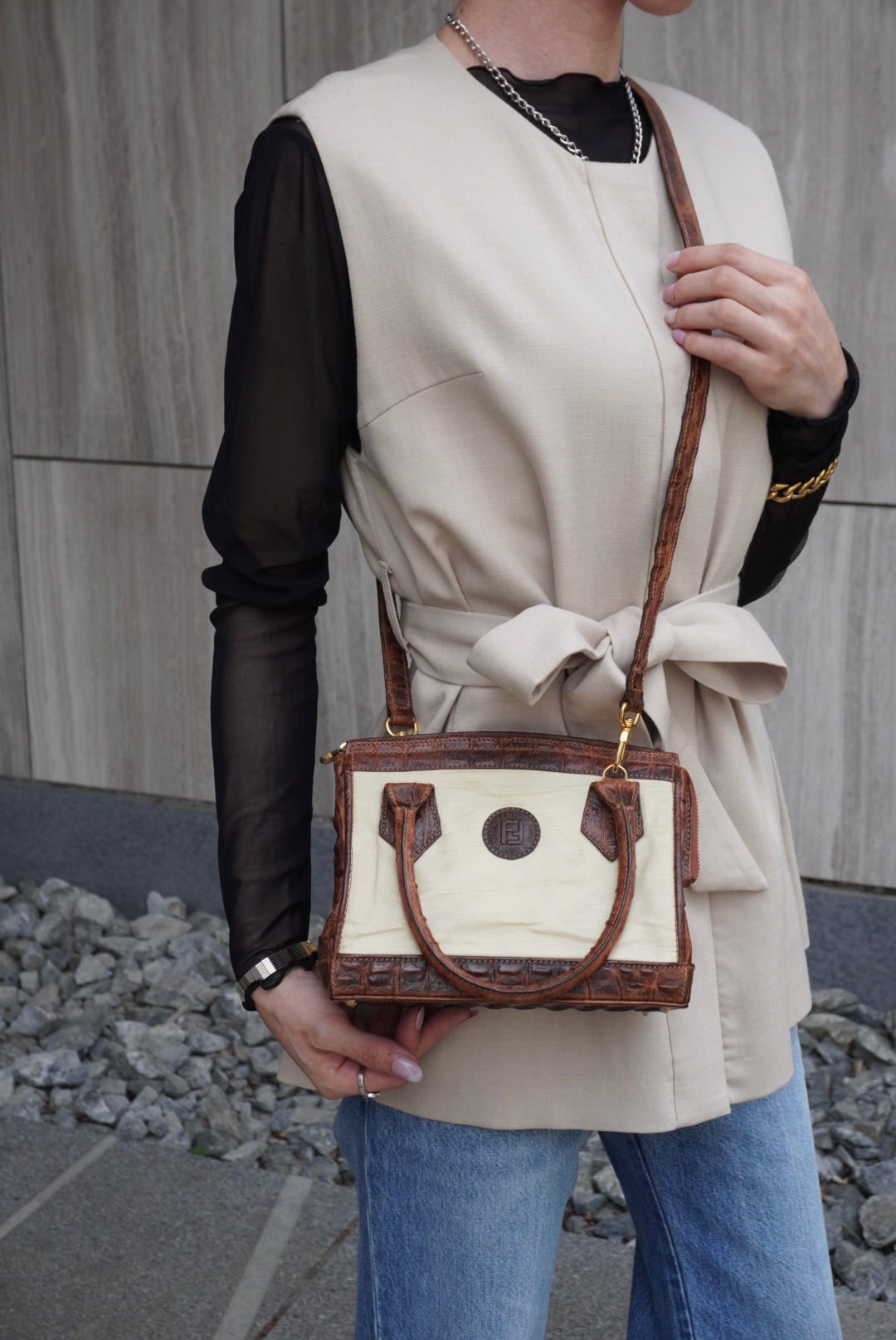 FENDI Logo Two-way Handbag Shoulder bag Beige Vintage apxrfn