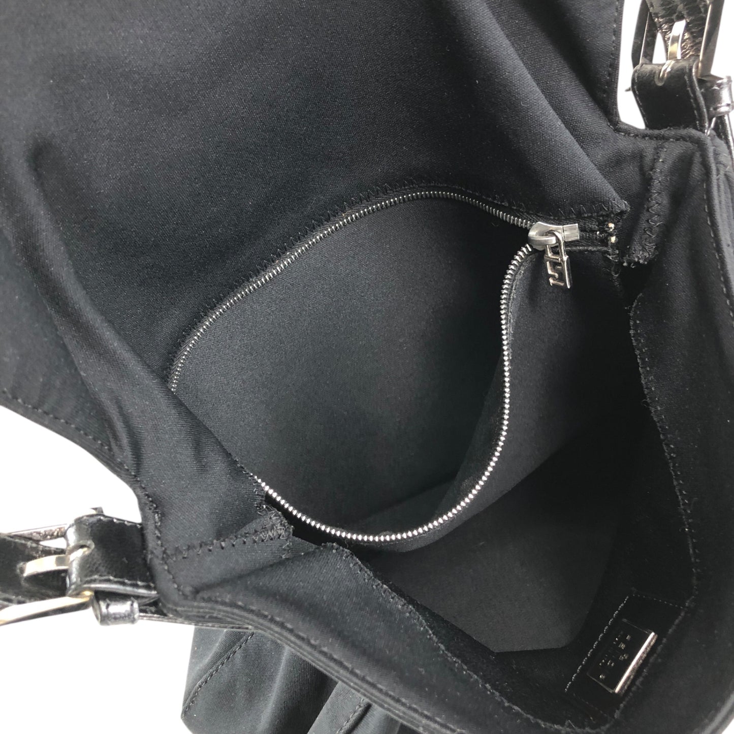 FENDI Logo Shoulder bag Black Vintage vvvemn