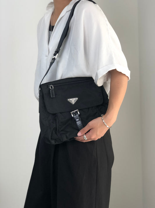 PRADA Tessuto Triangle Logo Front Buckle Shoulder bag Black Vintage 6dj6hu