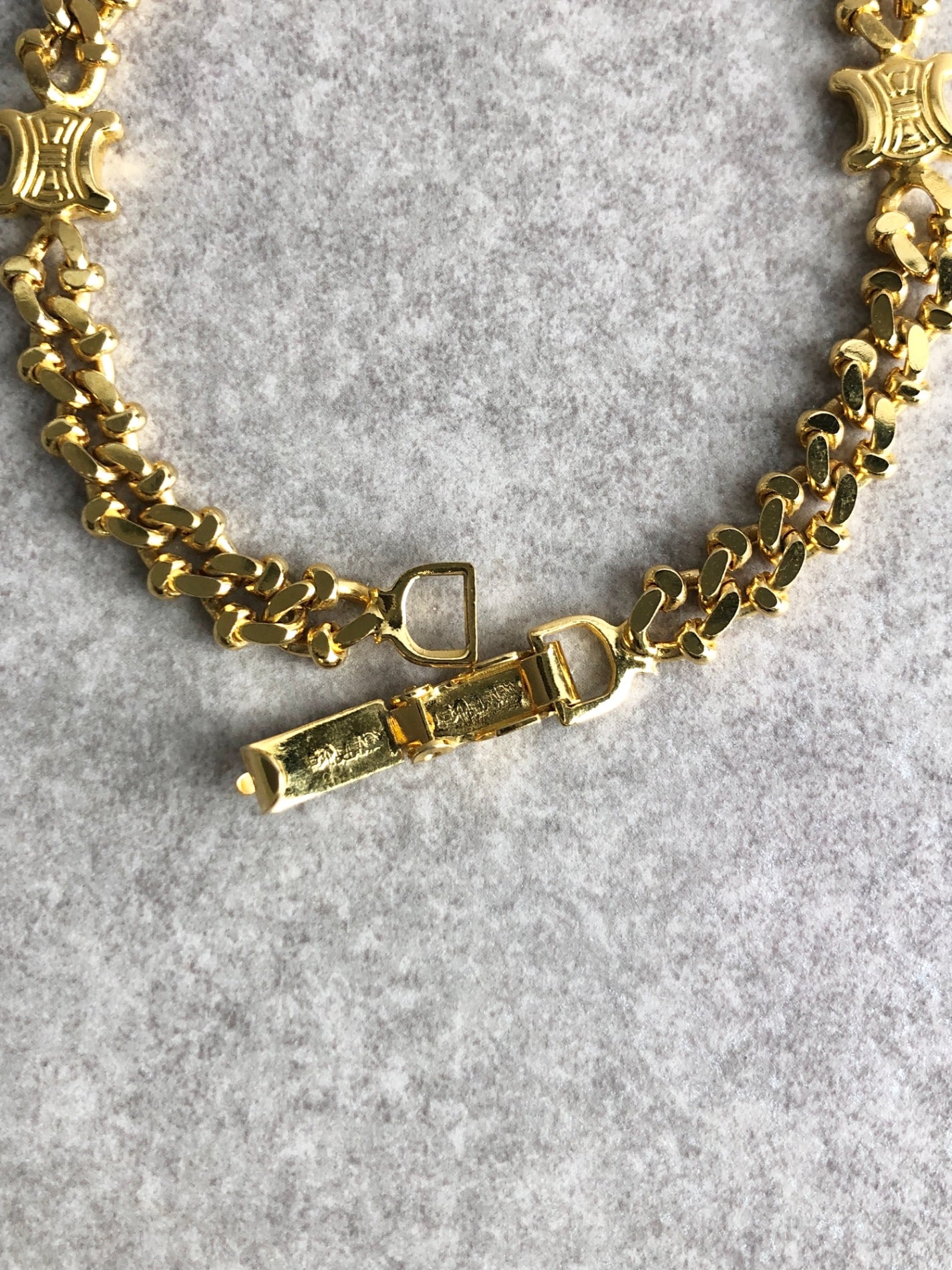 CELINE Blason Bracelet Gold Vintage 7nsywr