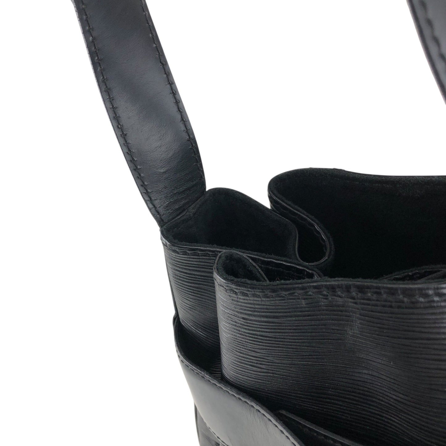 LOUIS VUITTON Epi Drawstring Shoulder bag Black Vintage v8epcv