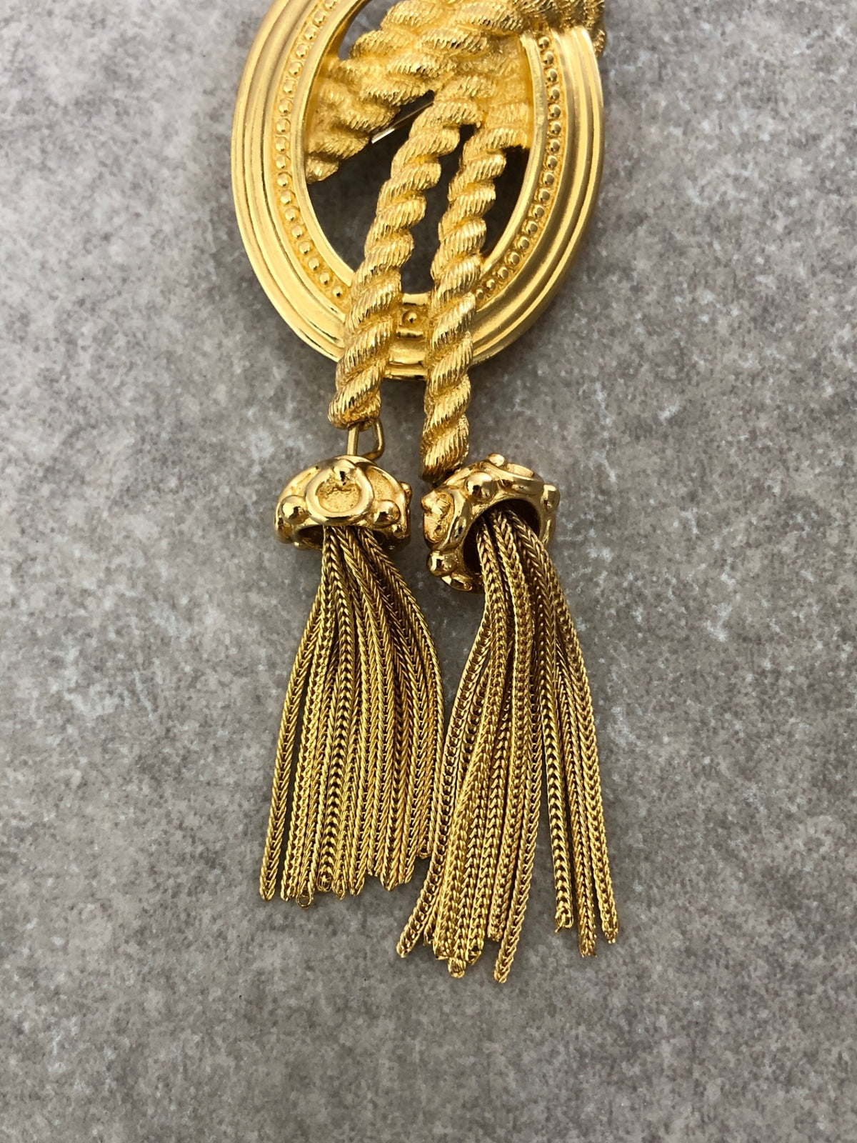 Christian Dior Tassel Brooch Gold Vintage z3v66b