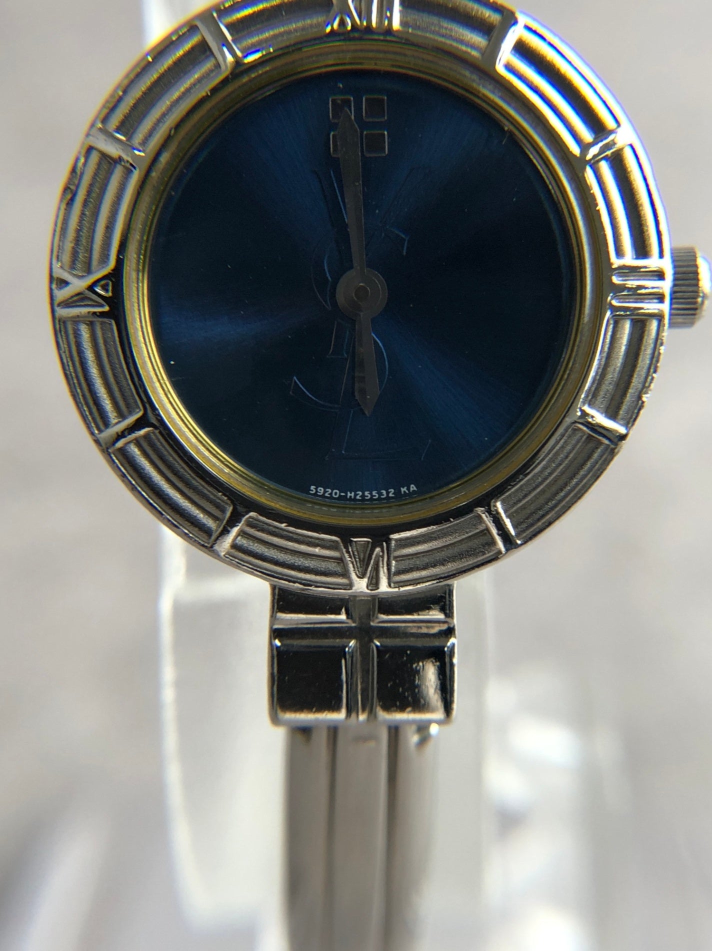 Yves Saint Laurent YSL Logo Quartz Watch Silver 6031-G11246TA Vintage 3z4kad