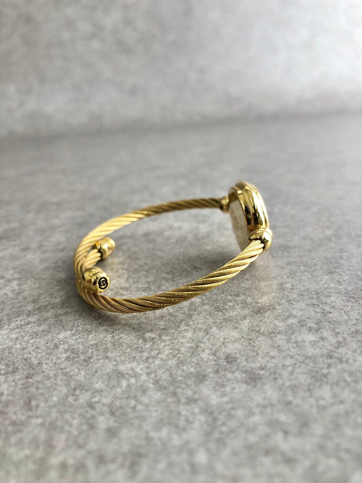 GUCCI Logo Bangle Quartz Watch Gold 2700.2.L Vintage 58benr