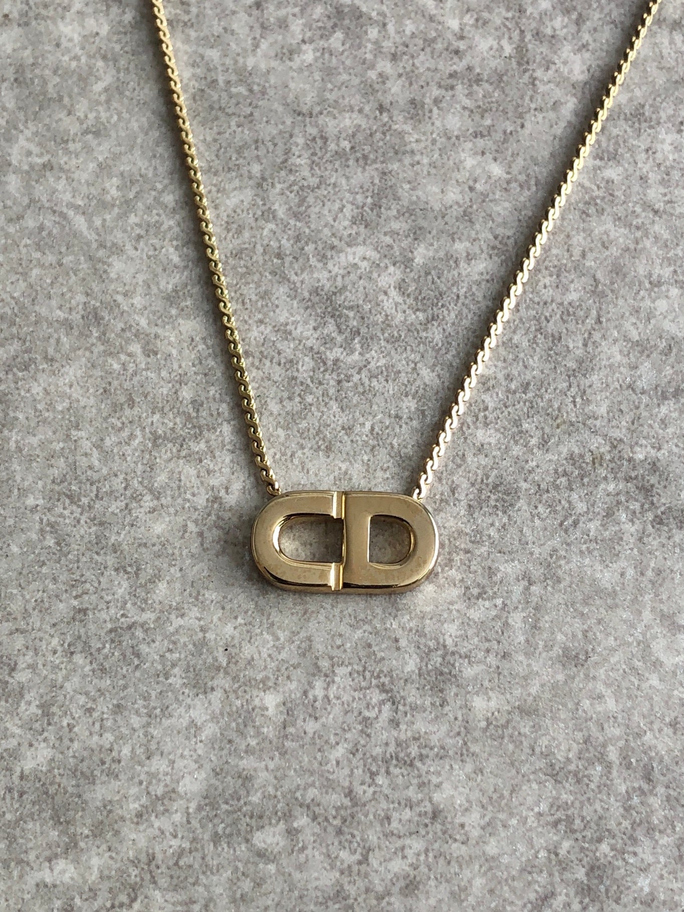 Christian Dior CD Logo Necklace Gold Vintage 2dmcuz