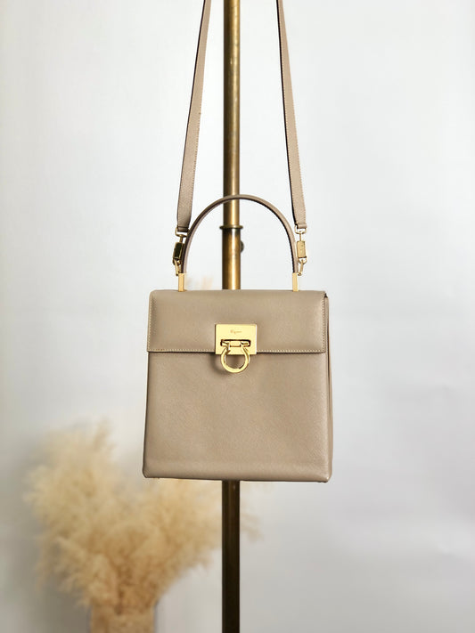 Salvatore Ferragamo Gancini Vala Two-way Handbag Shoulder bag Beige Vintage c6muv7