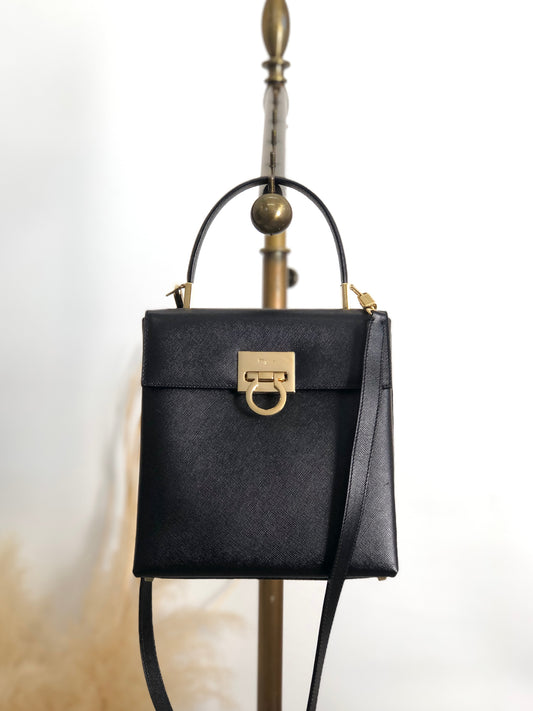 Salvatore Ferragamo Gancini Two-way Handbag Shoulder bag Black Vintage zaxbv3