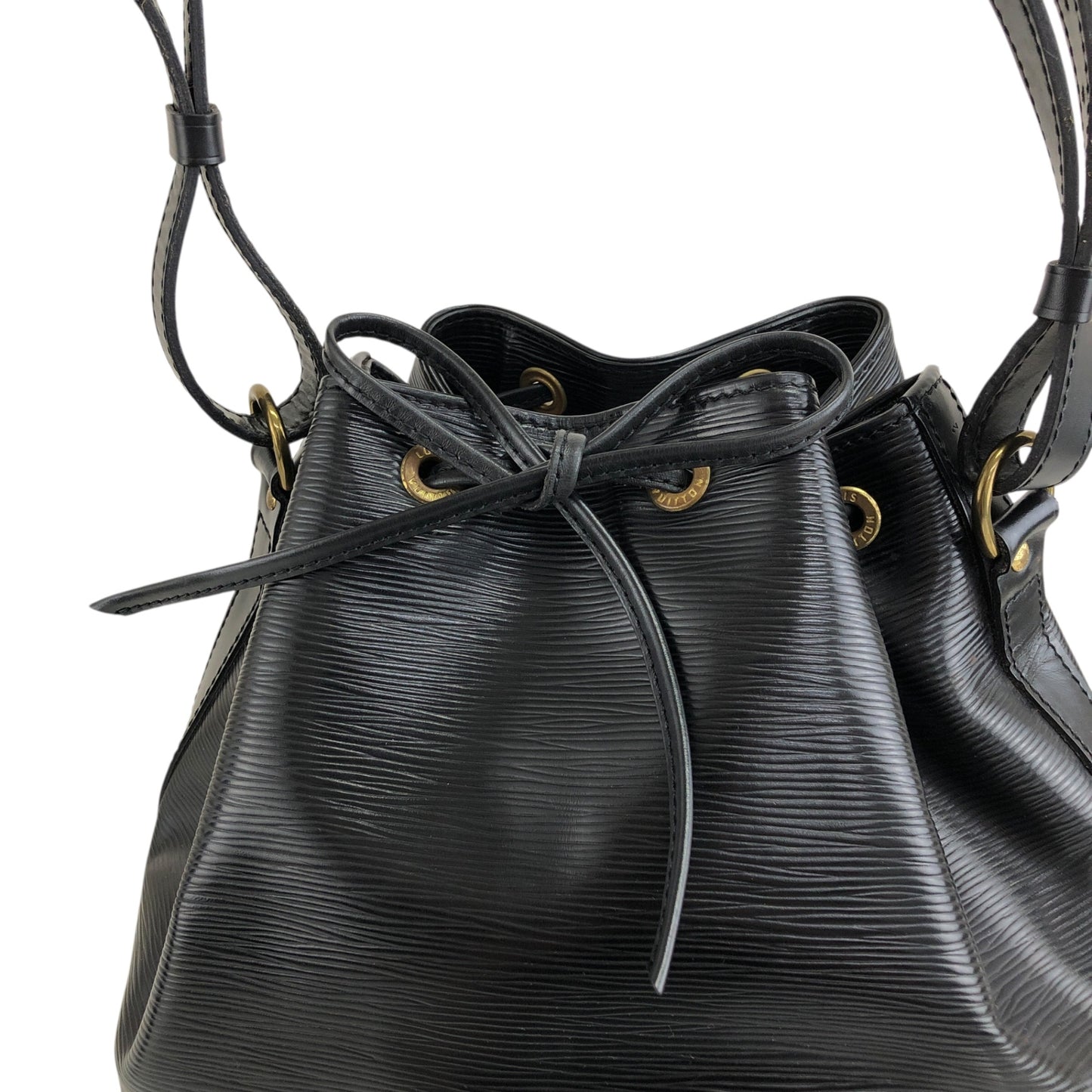 LOUIS VUITTON Epi Drawstring Shoulder bag Black Vintage jpzhvn
