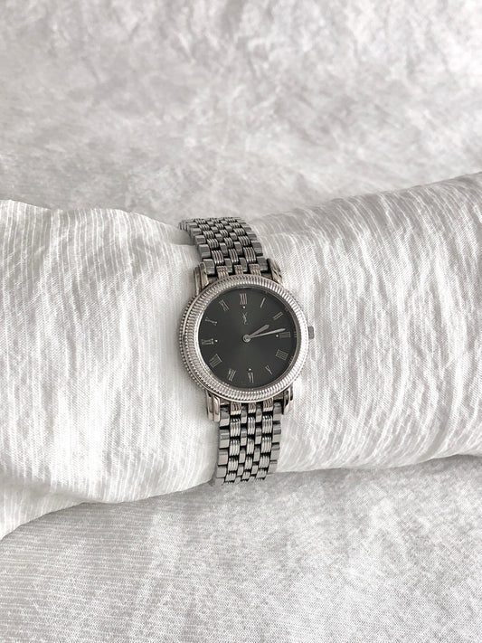 Yves Saint Laurent Logo  Quartz Watch Silver 5421-F46452 Vintage rij653