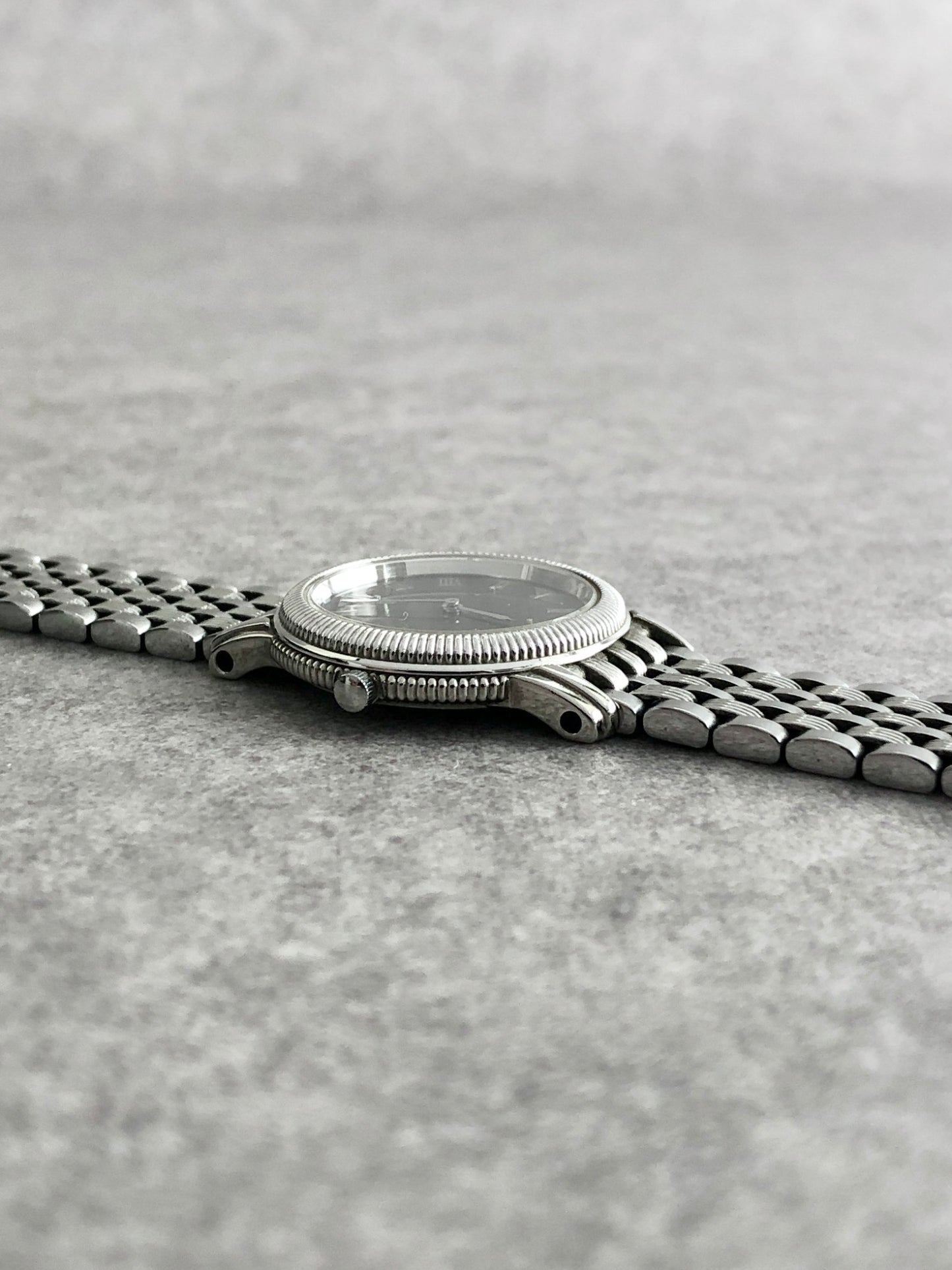 Yves Saint Laurent Logo  Quartz Watch Silver 5421-F46452 Vintage rij653