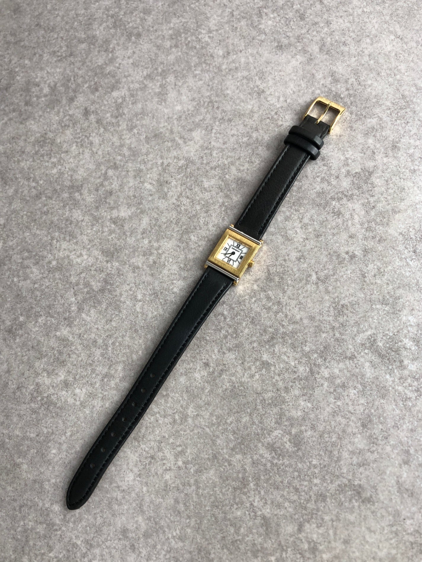 Yves Saint Laurent Quartz Watch Gold Vintage 5420-H47599 55i8eh