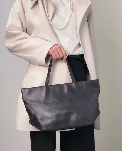 CELINE Logo Embossed Totebag Black Vintage khd67u