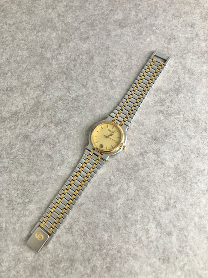 GUCCI Logo Quartz Watch Silver×Gold 9000M Vintage cevwsn
