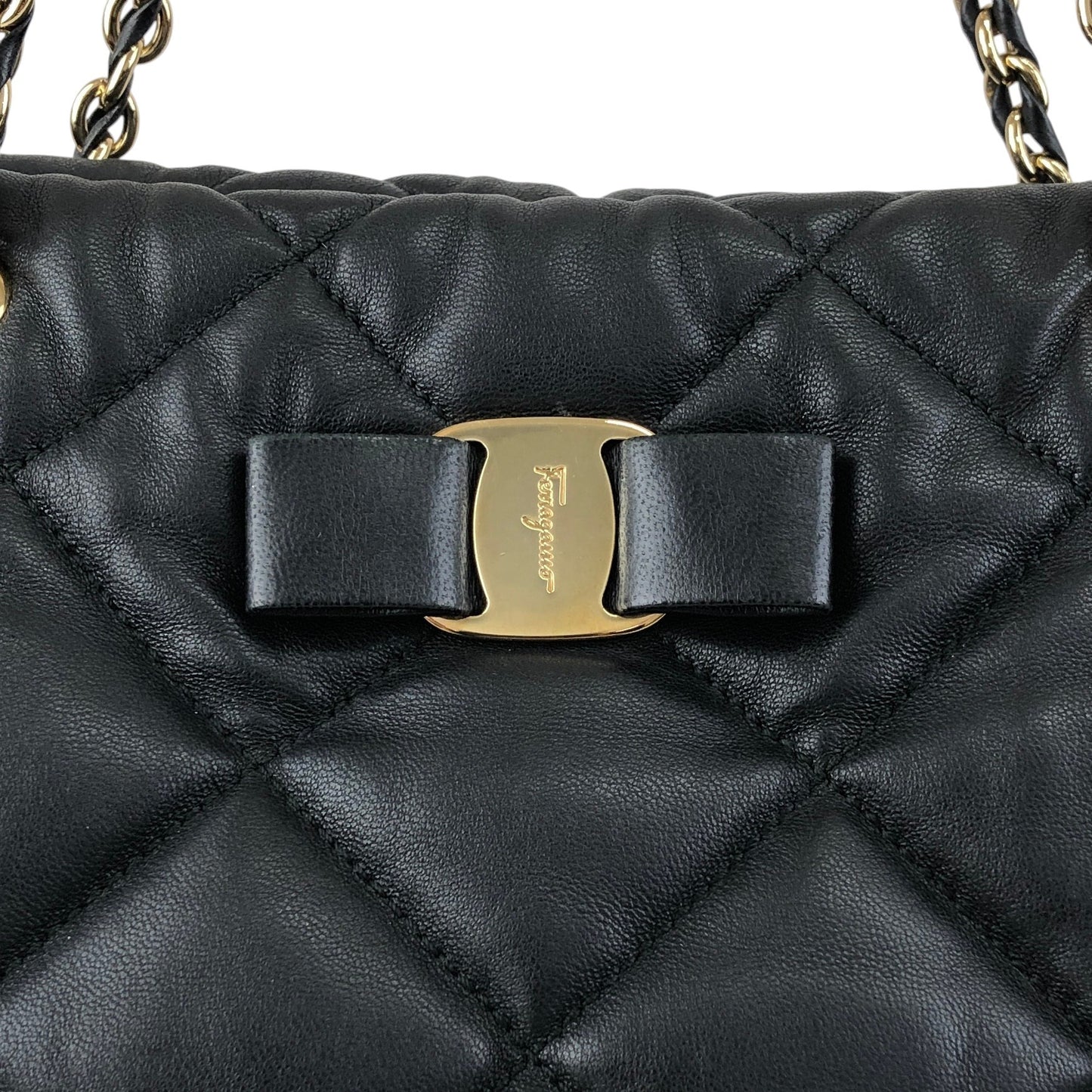 Salvatore Ferragamo Vala Ribbon Chain Shoulder bag Black Vintage ujjjt4