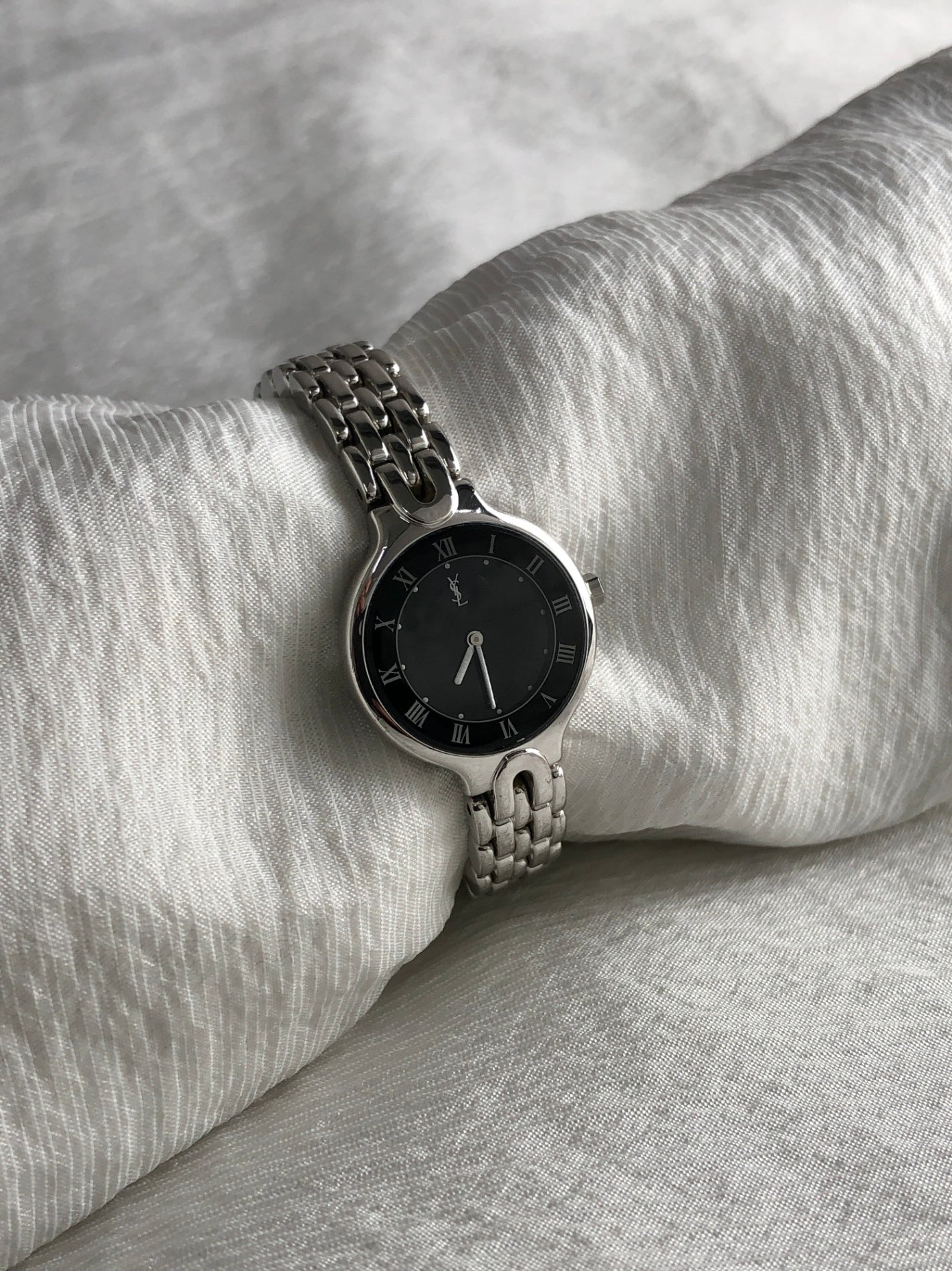 Yves Saint Laurent YSL Logo Quartz Watch Silver 2823-288458 Vintage 4rhgue