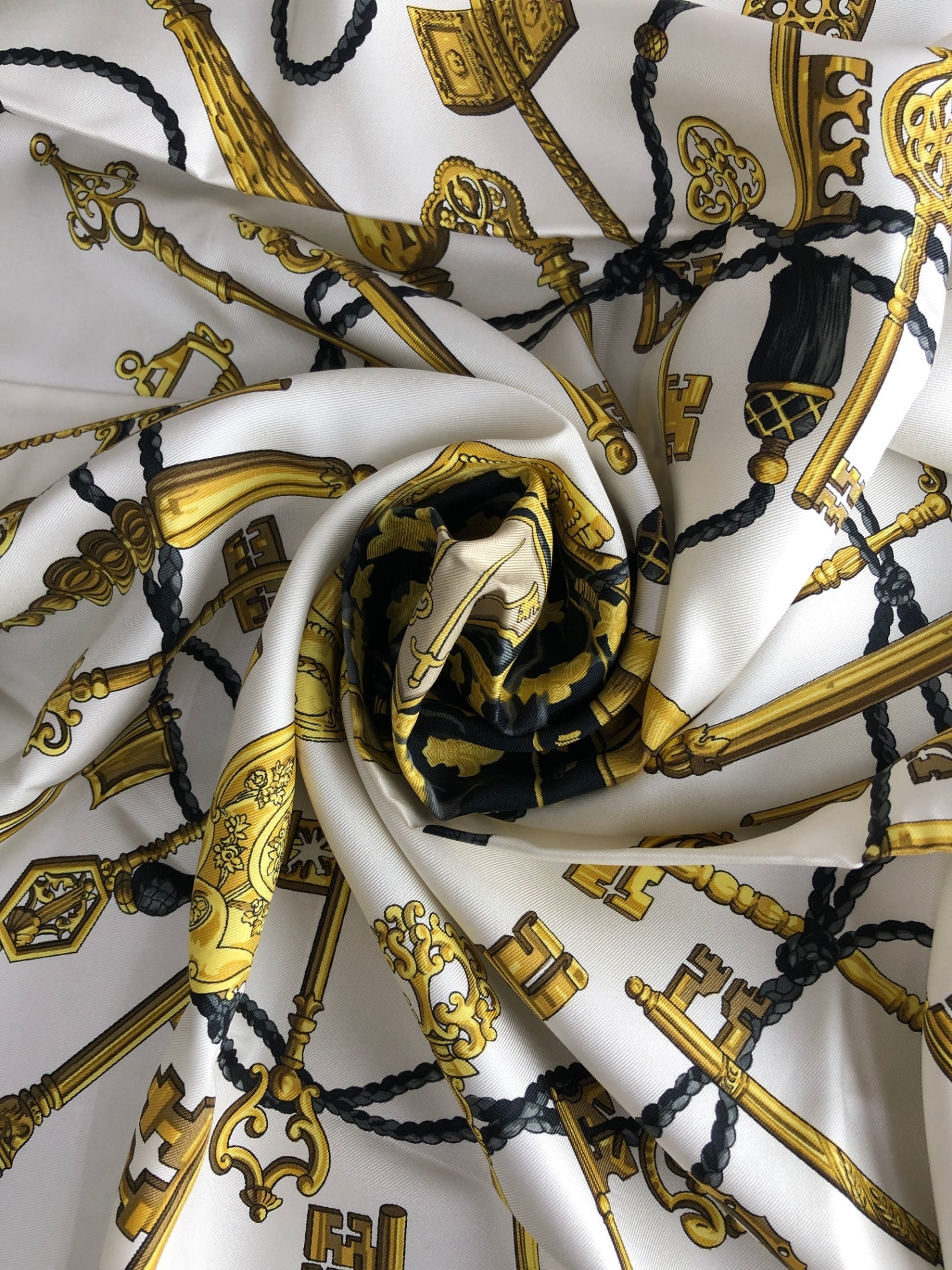 HERMES SILK Scarf Black×White Les Cles Vintage 8nc25h