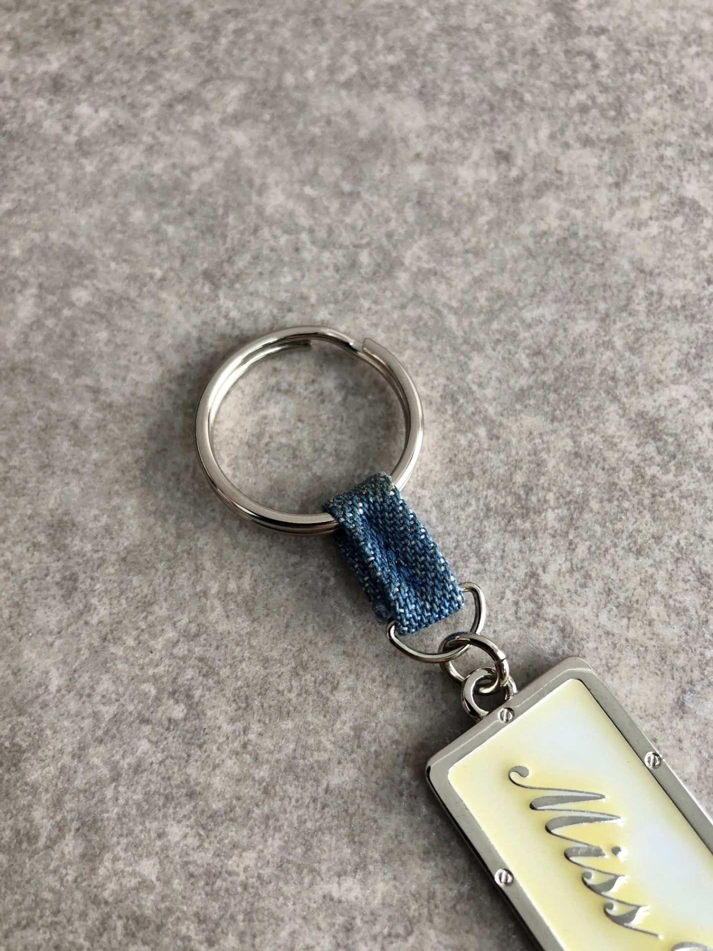 Christian Dior Logo Charm Beige MISS Dior Vintage c3xifw