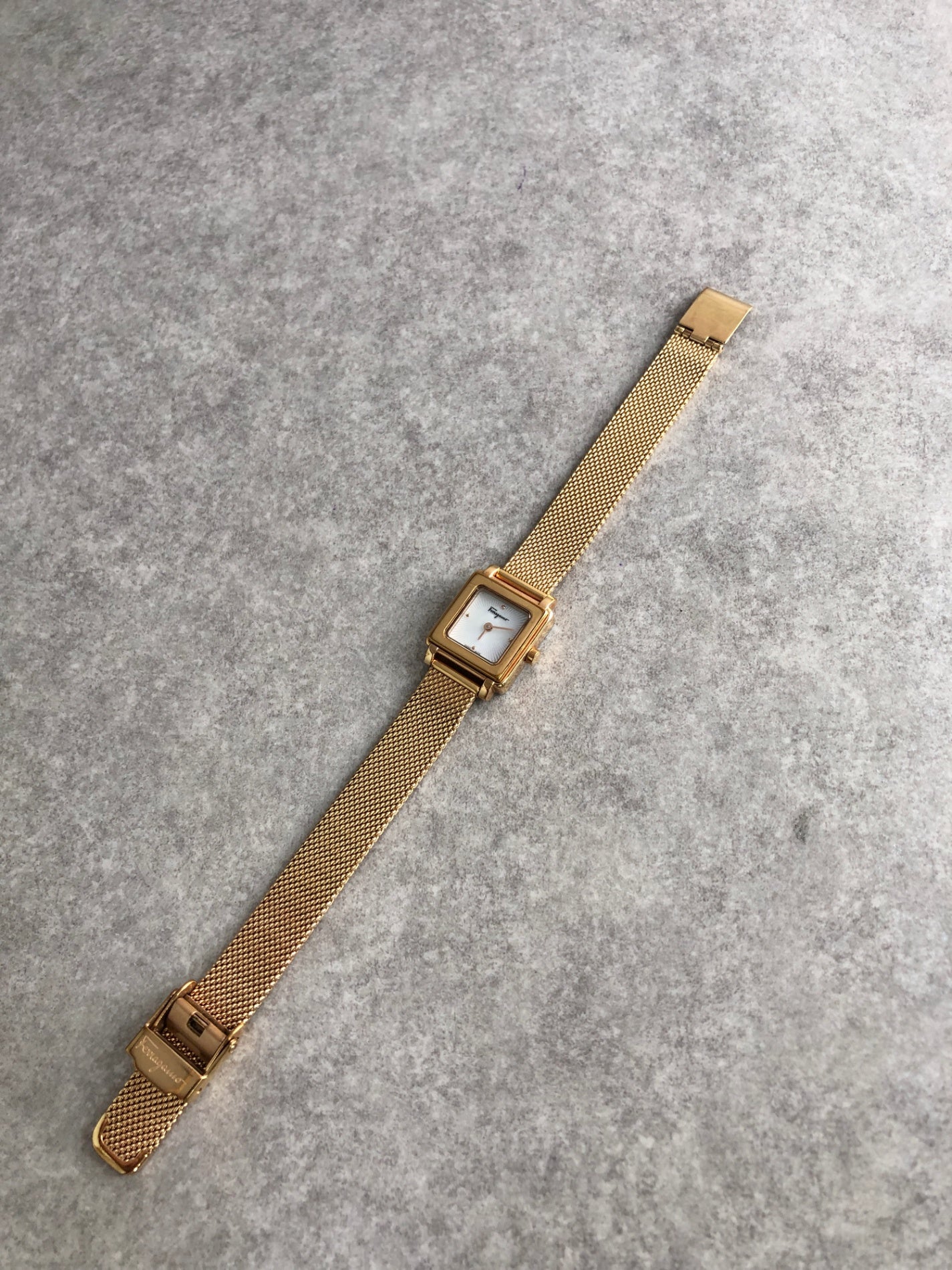 Salvatore Ferragamo Logo Quartz Watch Gold SFBY00219 Vintage bvgk3y