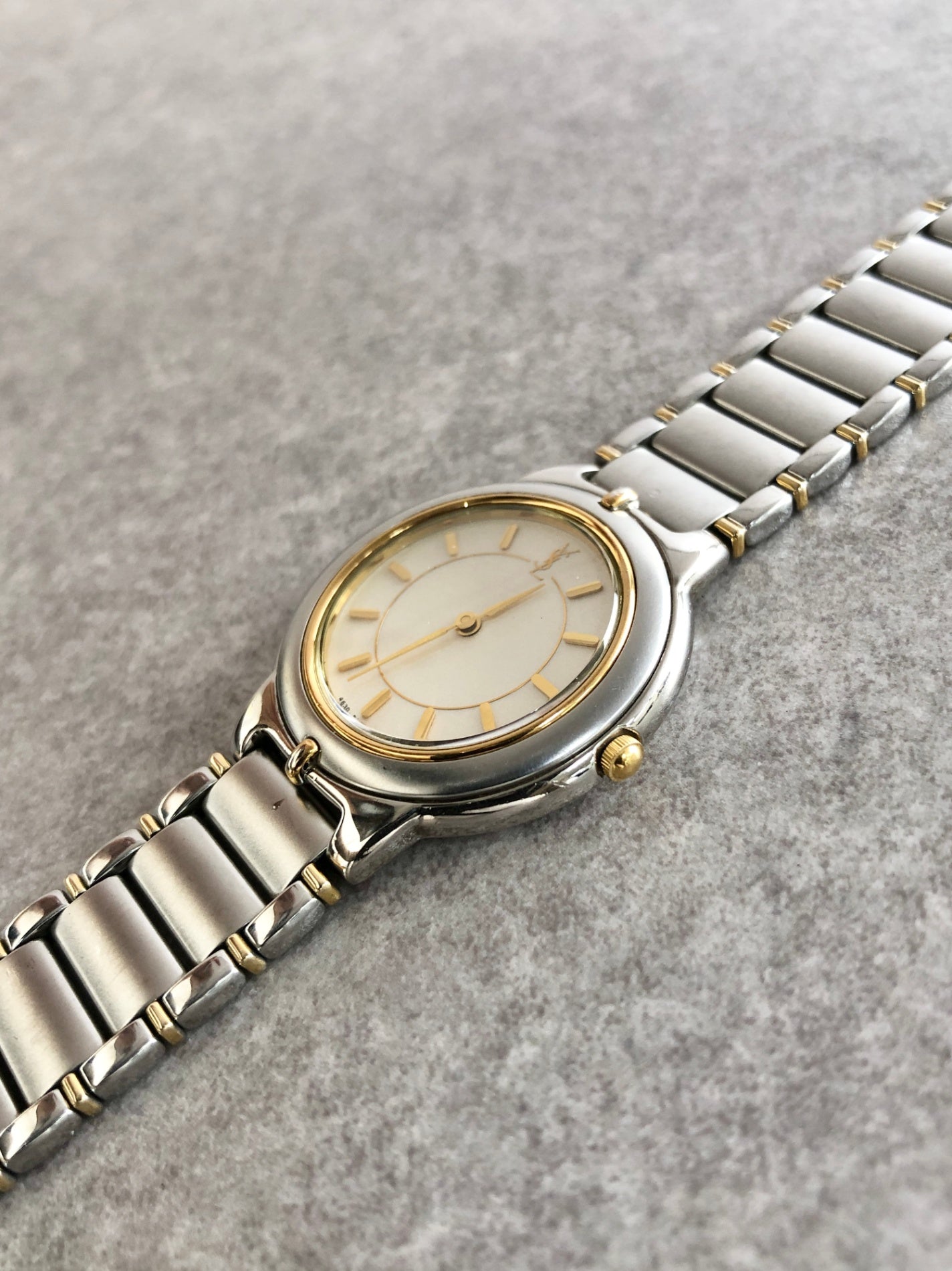 Yves Saint Laurent YSL Logo Watch Silver 4625⁻E67269TA Vintage bbd37f