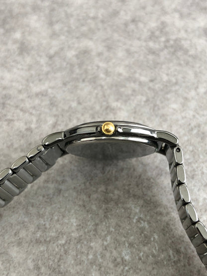 Yves Saint Laurent YSL Logo Quartz Watch Silver Vintage 72xpzf