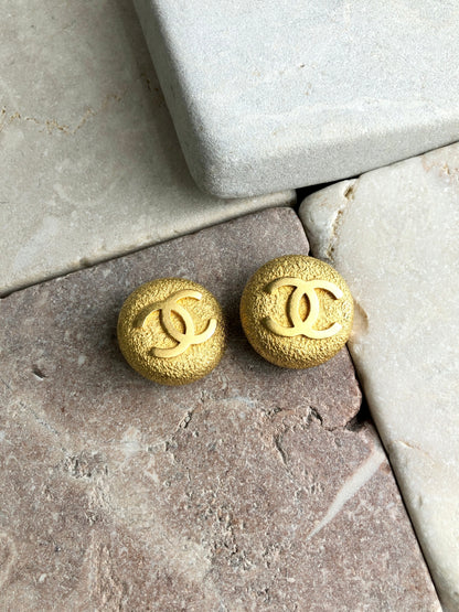 CHANEL Coco Mark   Earrings Gold Vintage sciwvb