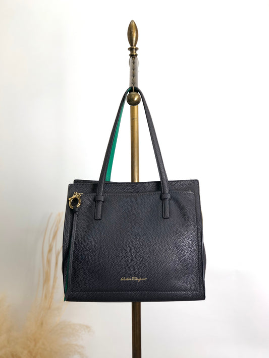 Salvatore Ferragamo Gancini Shoulder bag Gray Vintage 8i2f66