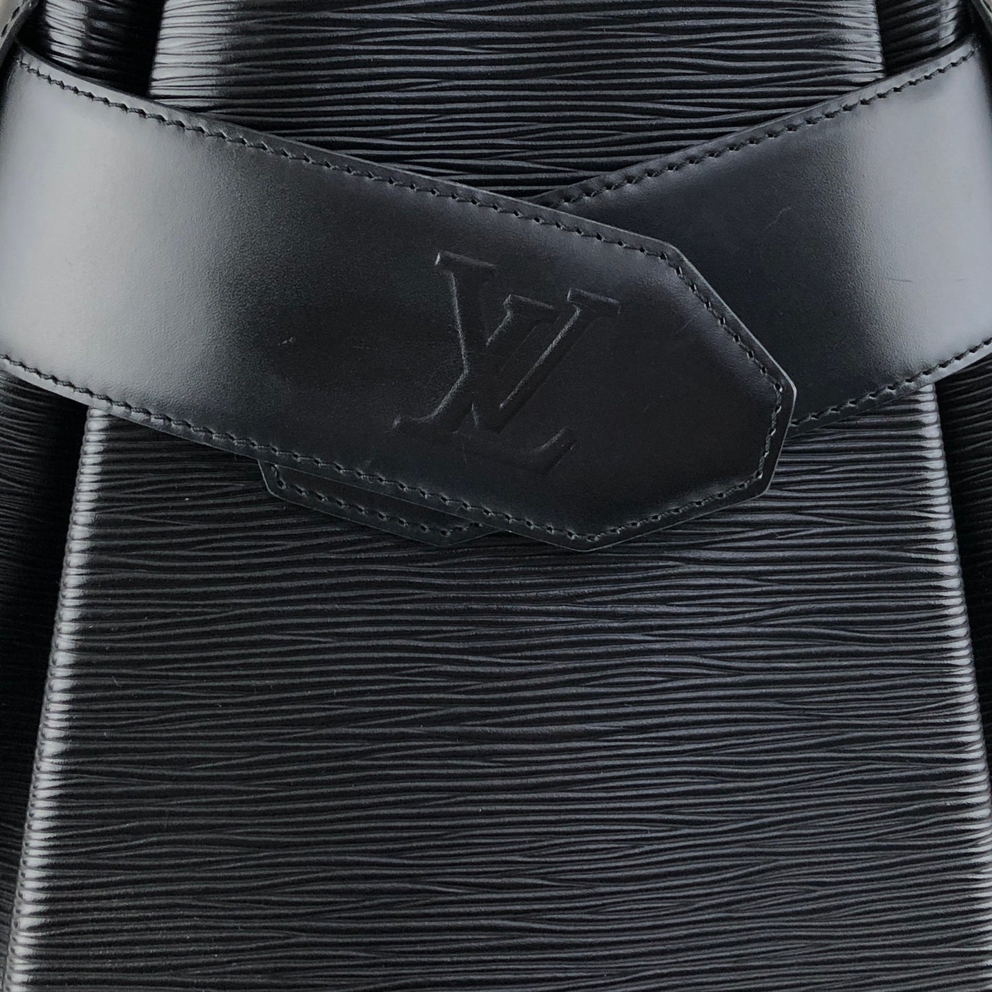 LOUIS VUITTON Epi Drawstring Shoulder bag Black Vintage b75b8t