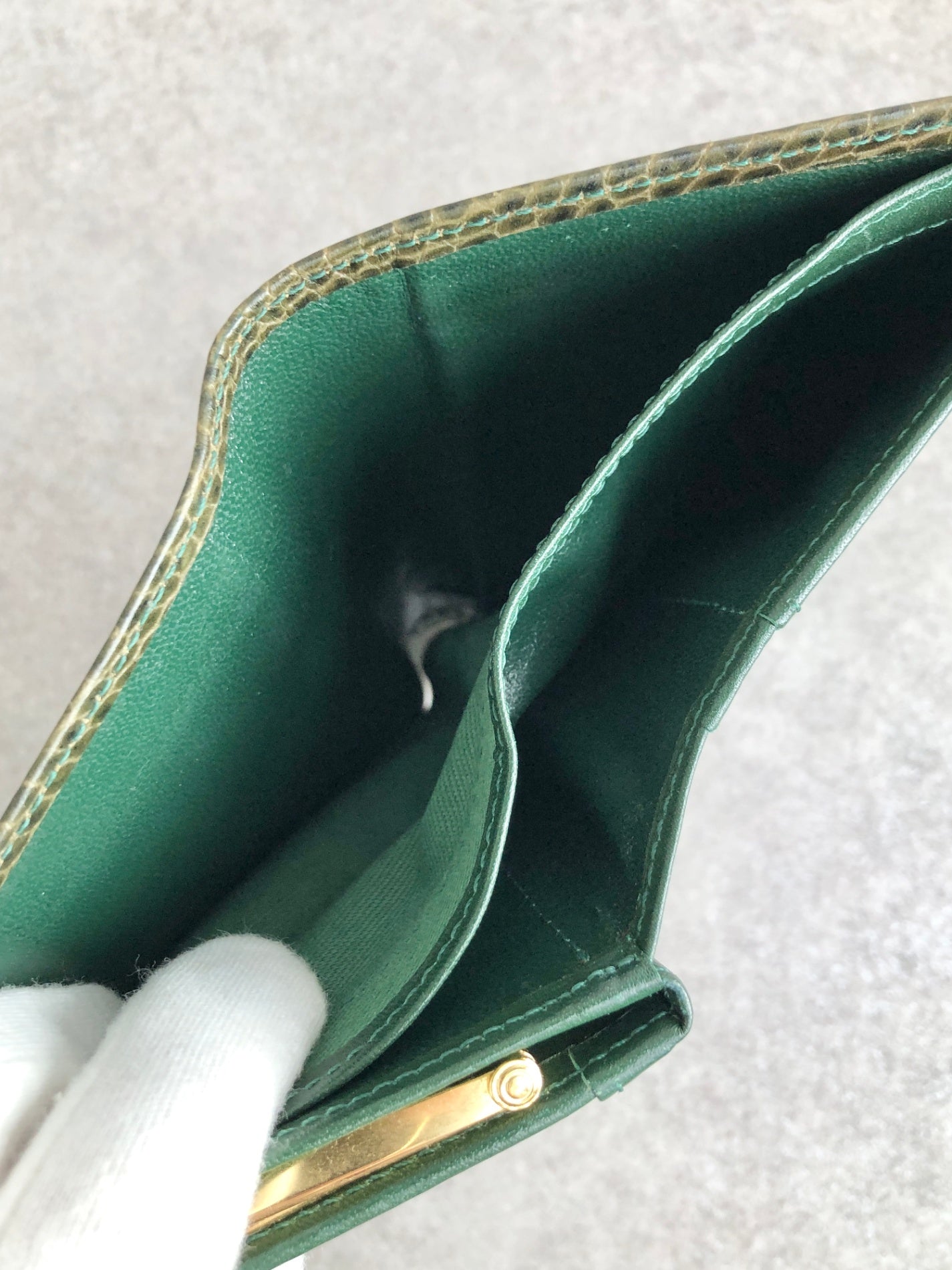 Yves Saint Laurent 金屬扣環折疊錢包 綠色復古 pk8u8c