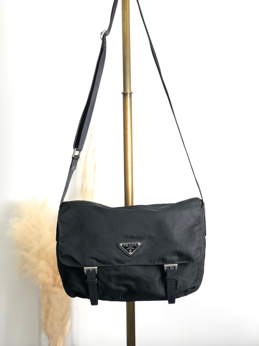PRADA Triangle Logo Shoulder bag Black Vintage 83c3kt