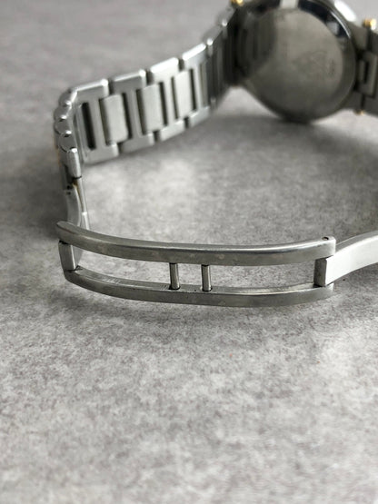 GUCCI Logo Quartz Watch Silver×Gold 9000M Vintage 3jsnej