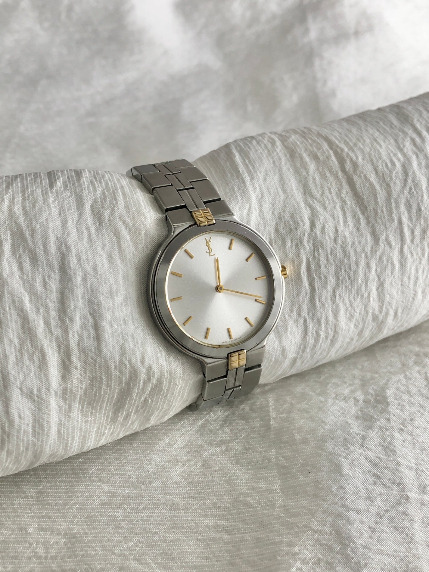 Yves Saint Laurent YSL Logo Quartz Watch Silver×Gold 9620-H13821Y Vintage 2pha88