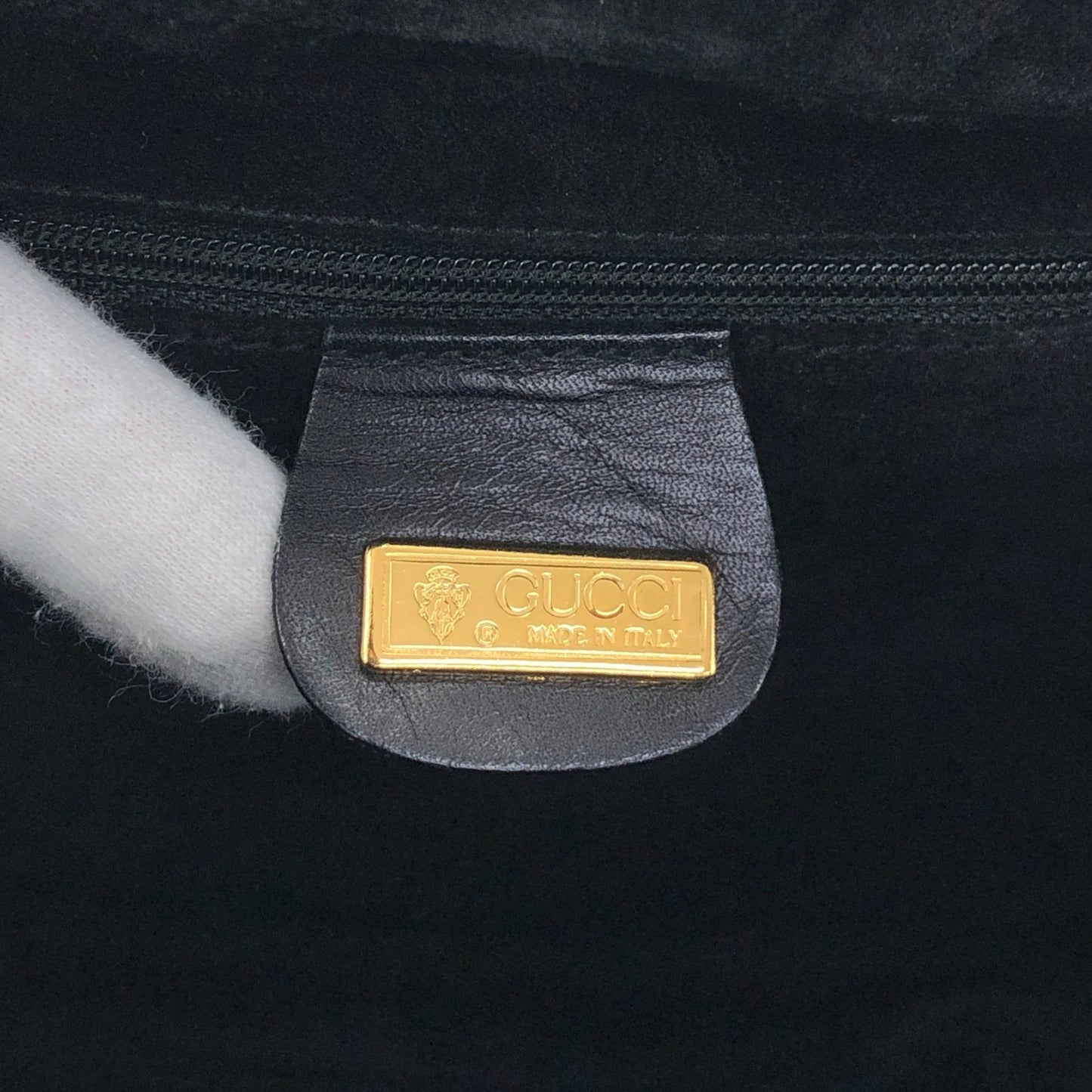 GUCCI Logo Embossed Handbag Black Vintage anpyxi