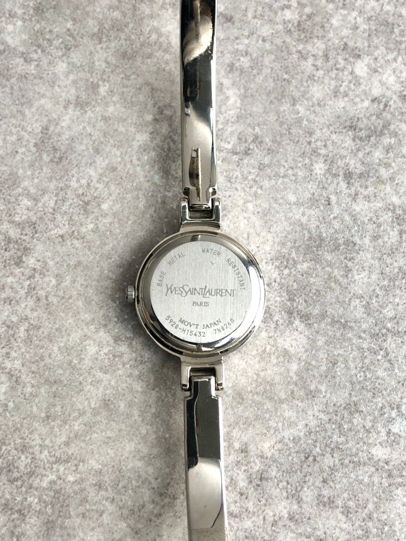 Yves Saint Laurent YSL Logo Quartz Watch Silver 6031-G11246TA Vintage 3z4kad