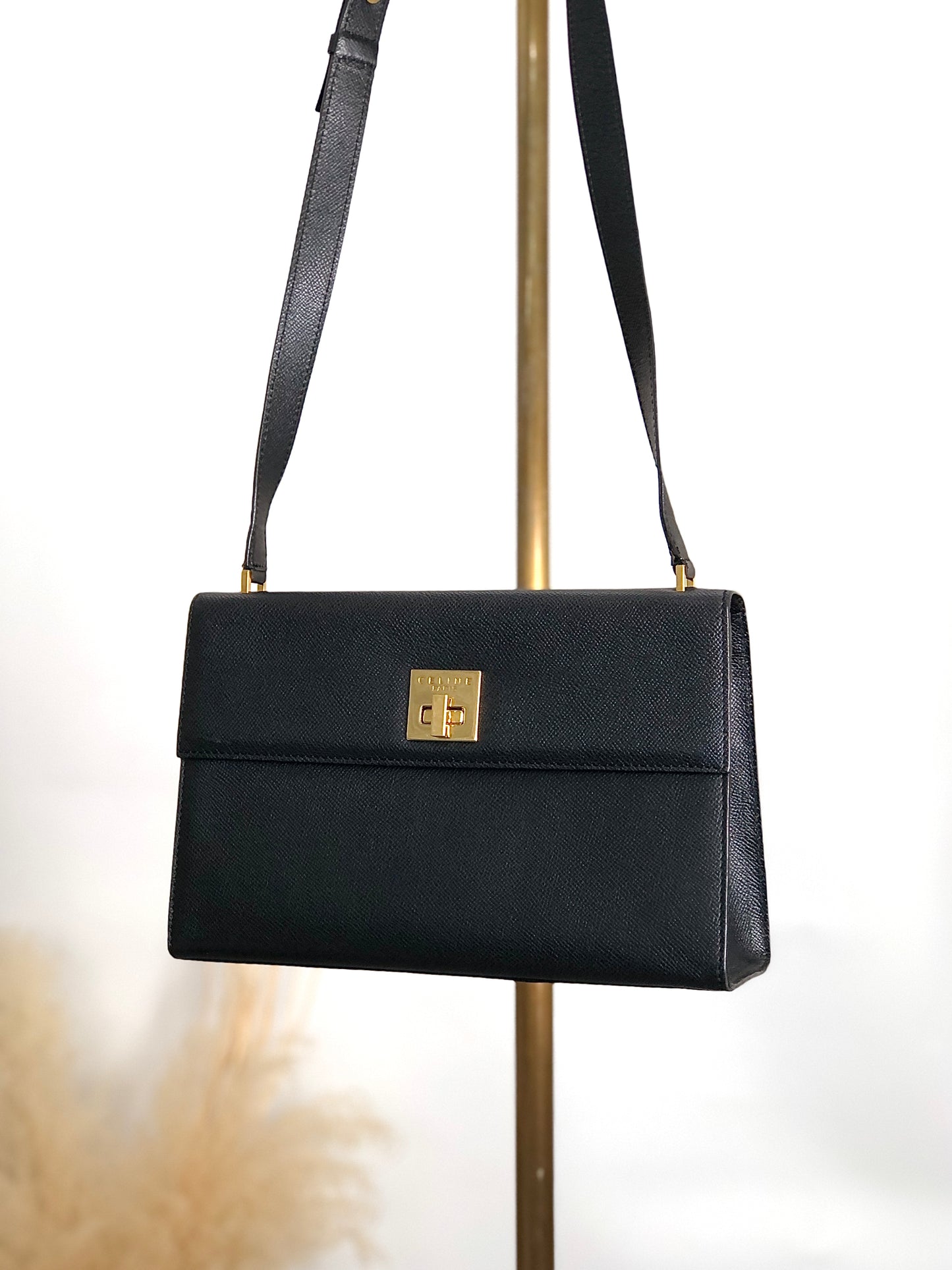CELINE Turn Lock Shoulder bag Black Vintage ni6cxe