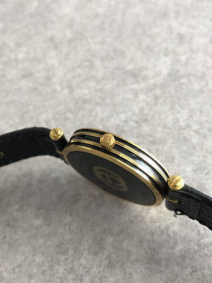 GUCCI Logo Watch Black×Gold Vintage 8bm2vw
