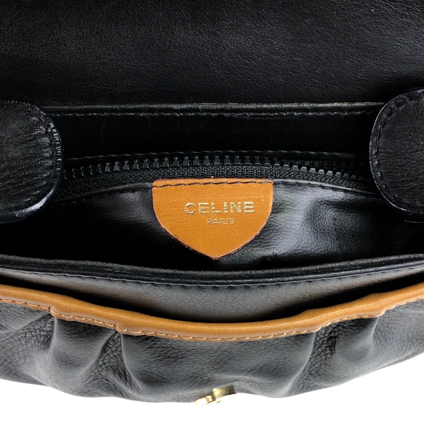 CELINE Blason 前扣肩背包 黑色復古 m2bms5