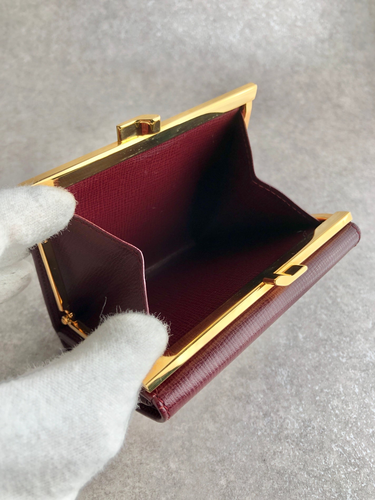 Cartier Logo Embossed Metal Clasp Trifold Wallet Bordeaux Vintage aimae8