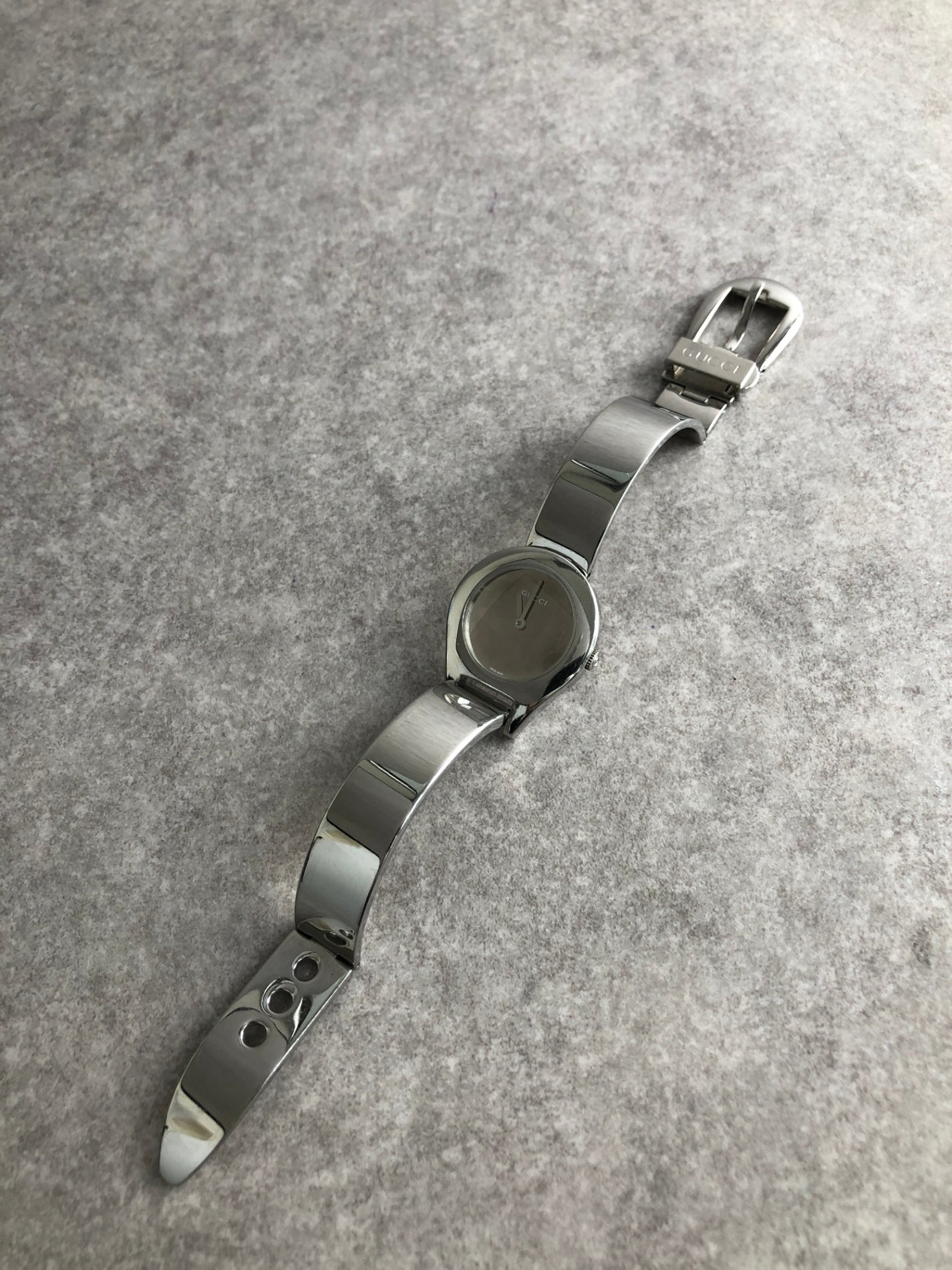 GUCCI Logo Bangle Quartz Watch Silver 6700L Vintage btrc45