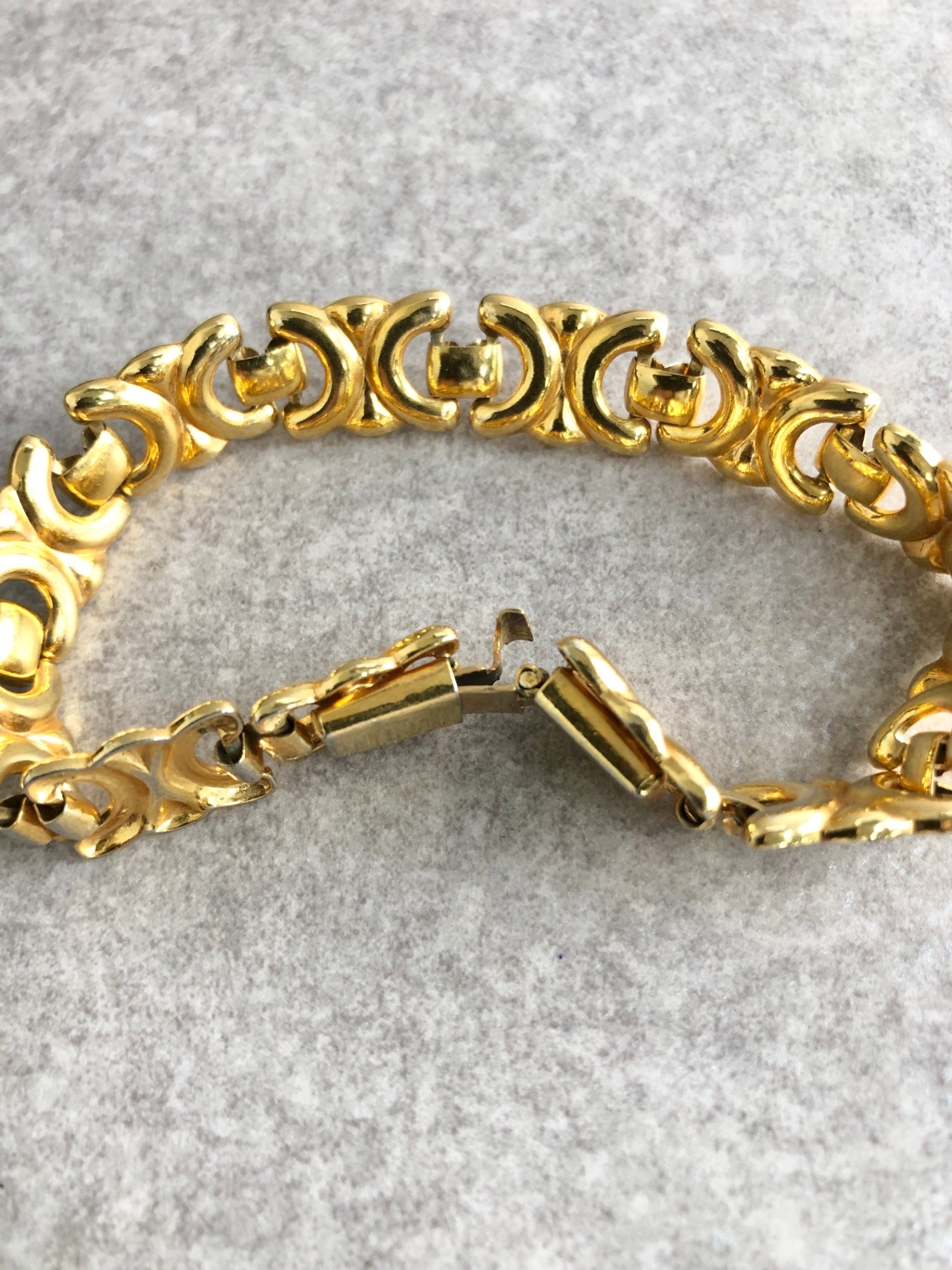 CELINE Blason Bracelet Gold Vintage y86prt