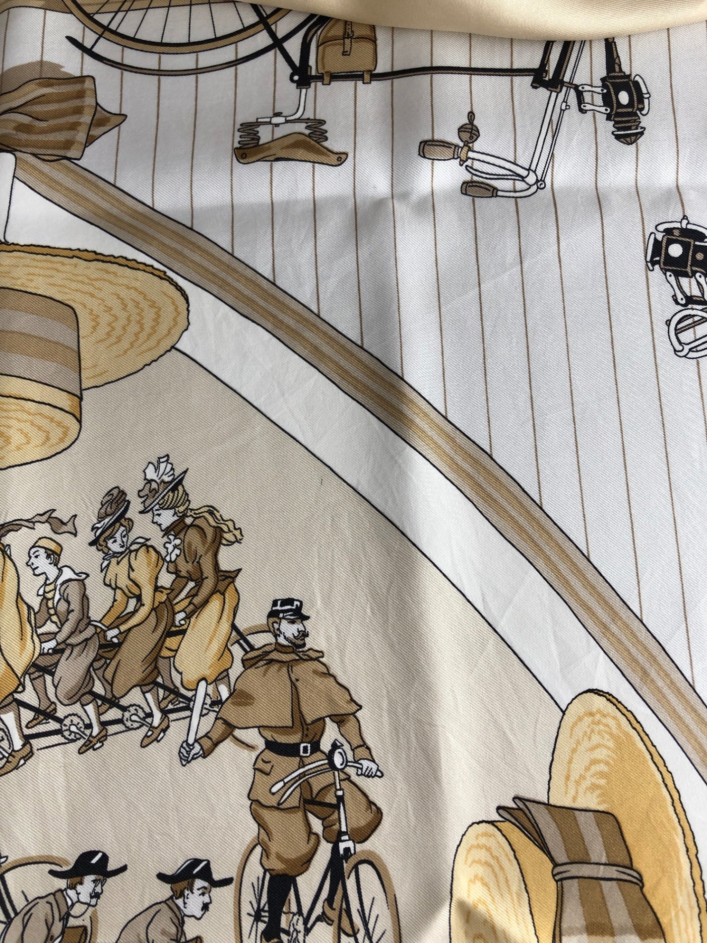 HERMES SILK Scarf BeigeLES BECANES Vintage uk5cne