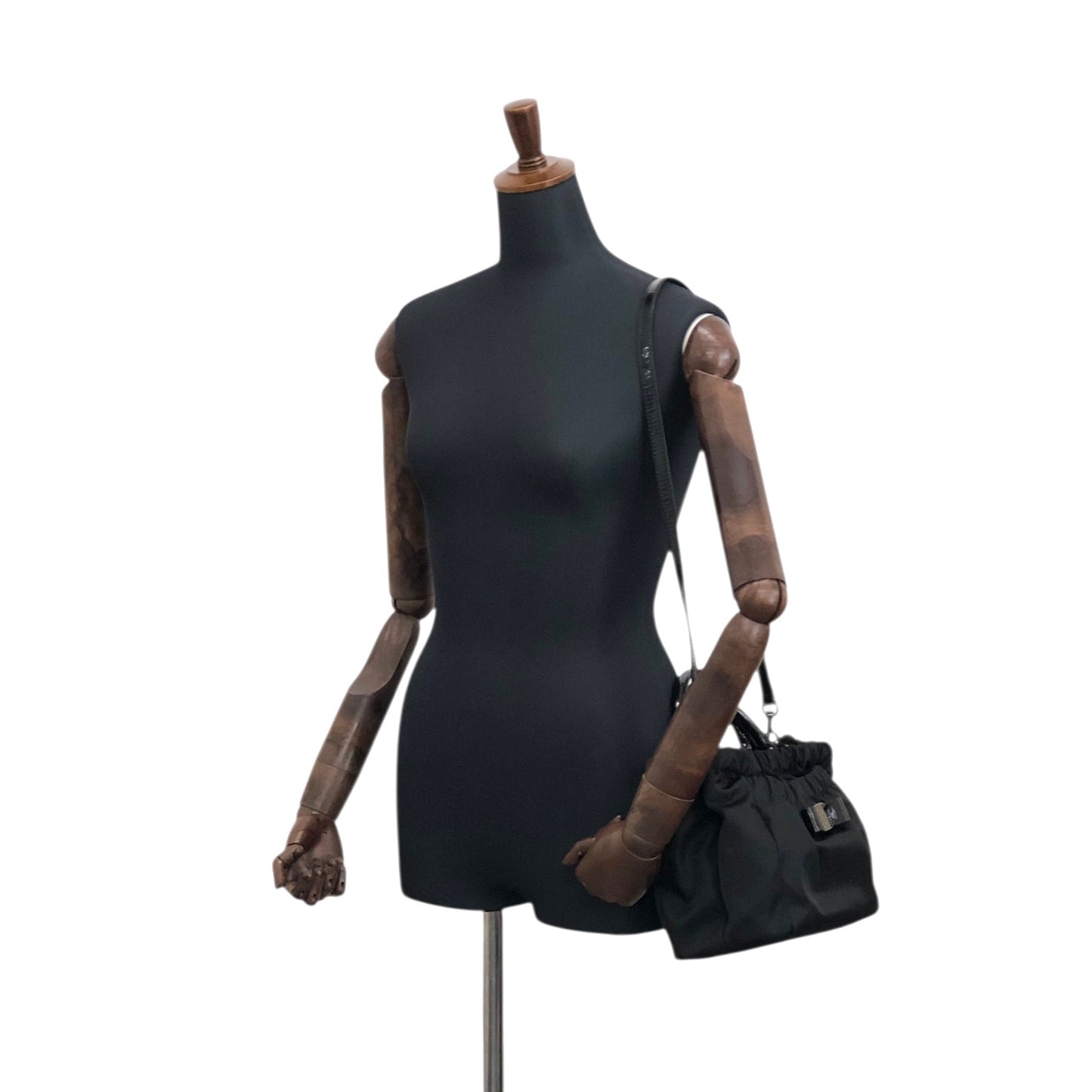 Salvatore Ferragamo Gancini Two-way Handbag Shoulder bag Black Vintage uazc8j