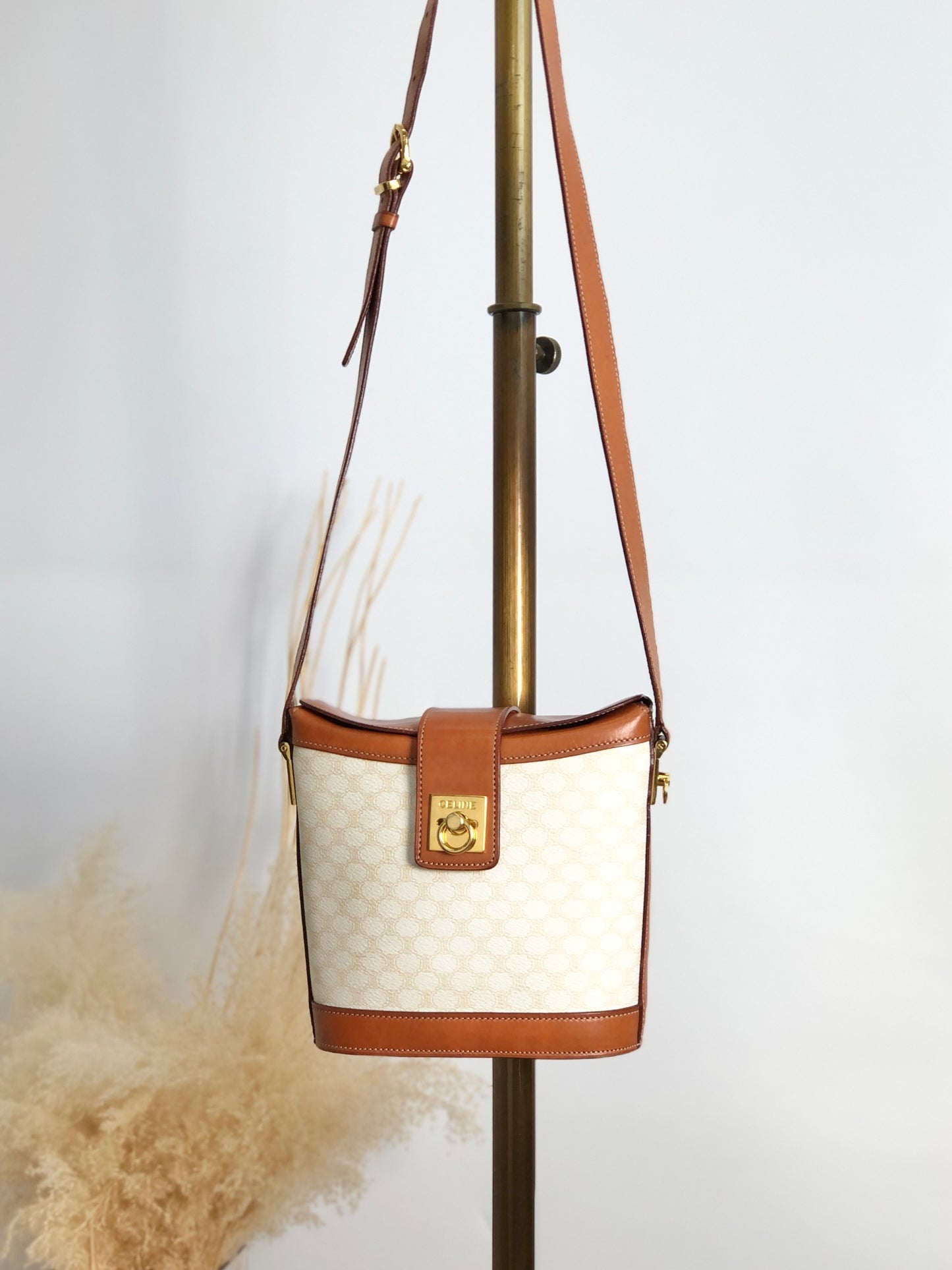CELINE Macadam Gancini Shoulder bag White×Brown Vintage gt3h8m