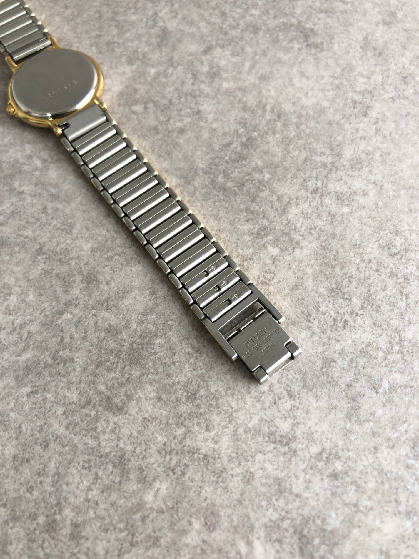 Yves Saint Laurent YSL Logo Quartz Watch Silver 2200-22841 YO Vintage p5bvh6