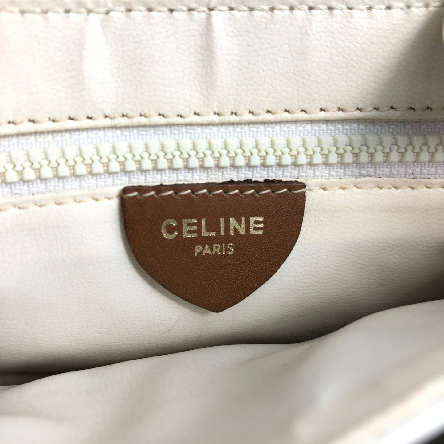 CELINE Blason Front Buckle Shoulder bag White Vintage hzne27