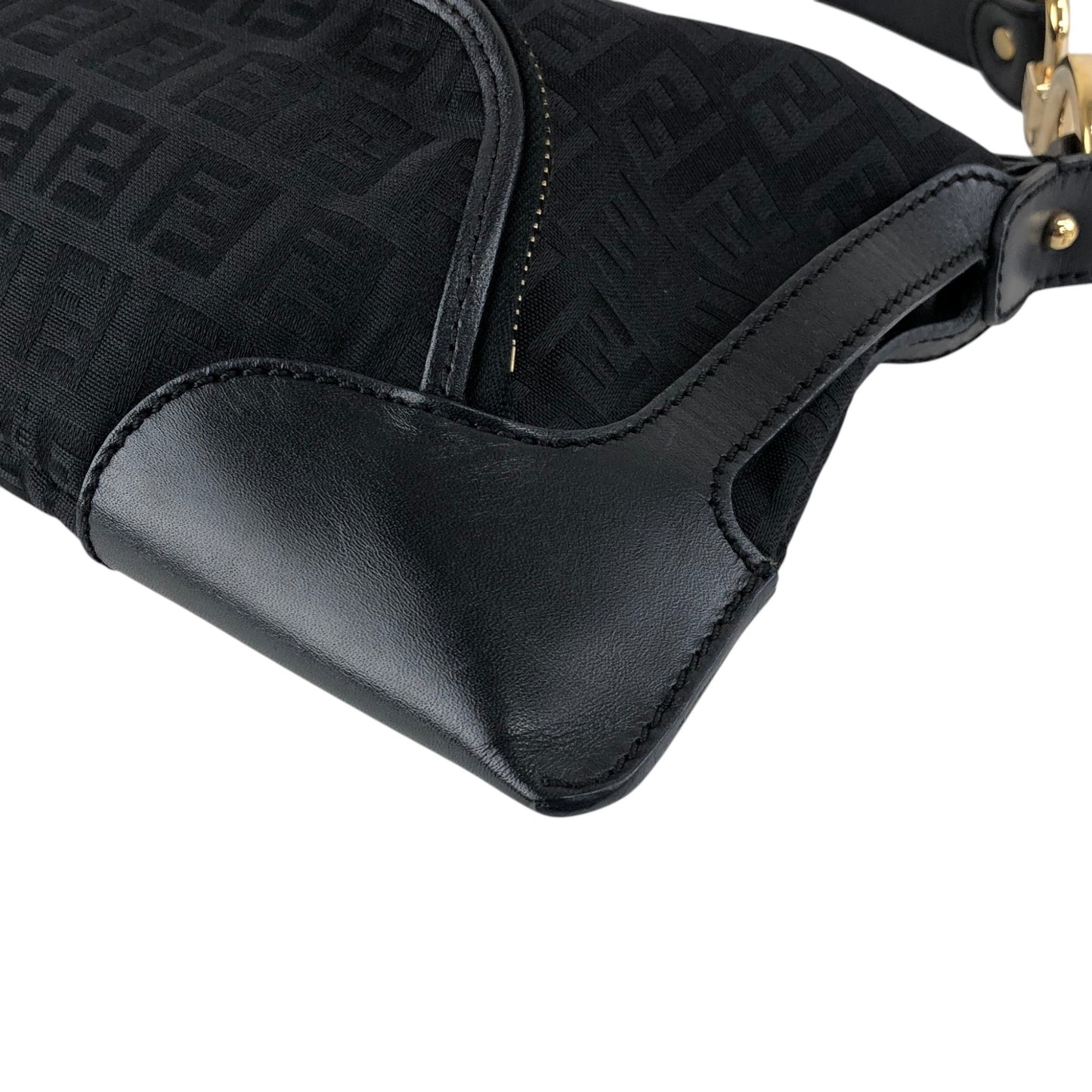 FENDI Zucca Logo Charm Shoulder bag Black Vintage j5ktnr