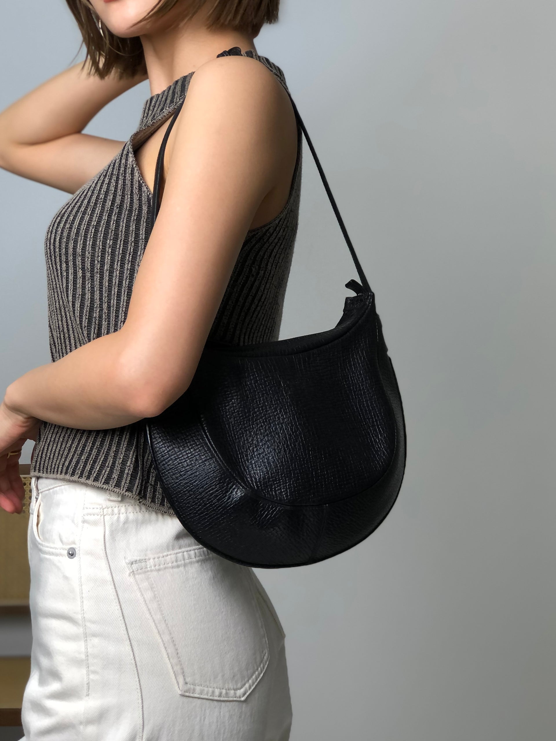 LOEWE Logo Embossed Shoulder bag Black Vintage f8w4m7  