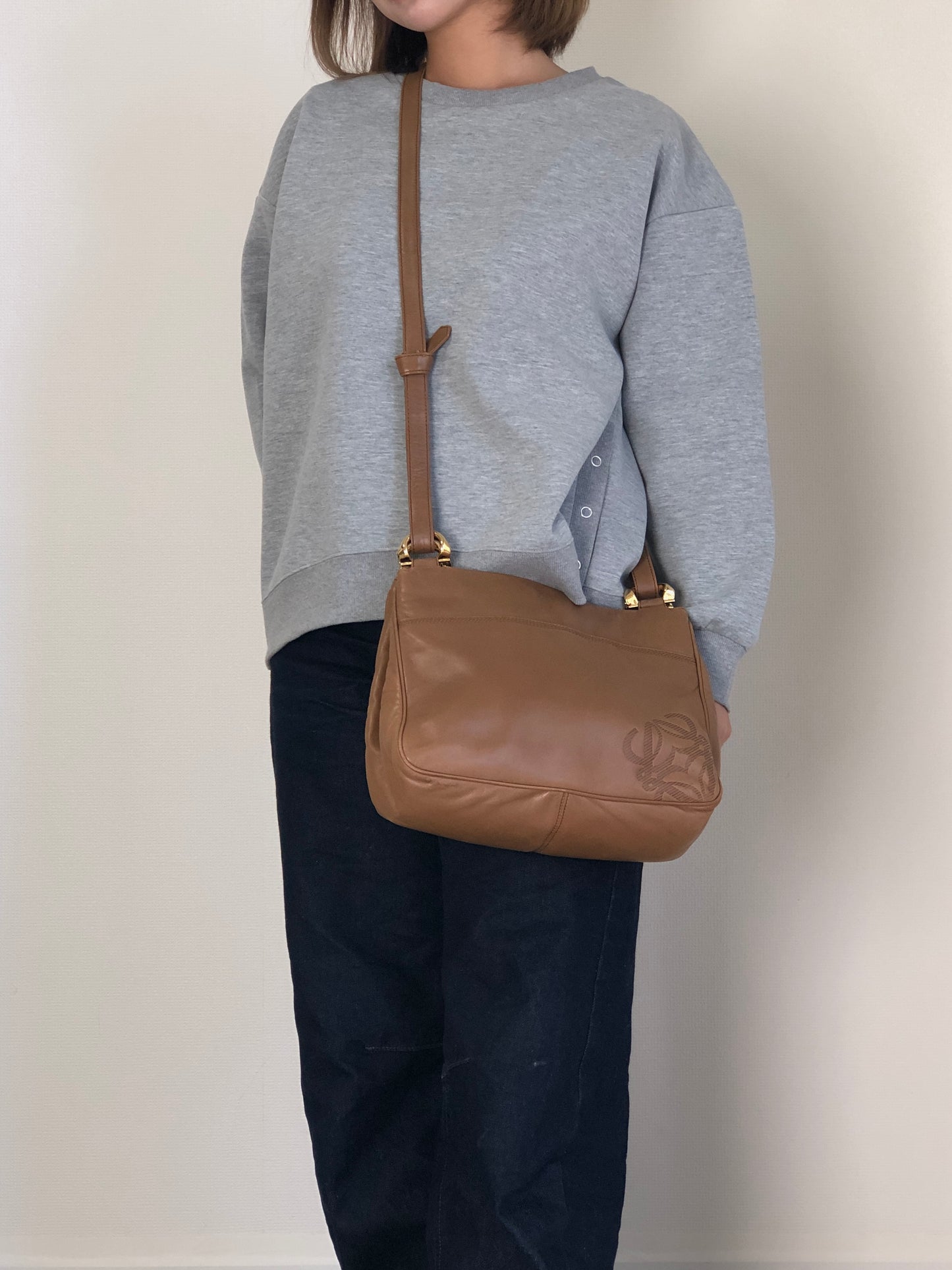 LOEWE Anagram Shoulder bag Brown Vintage hjuexd