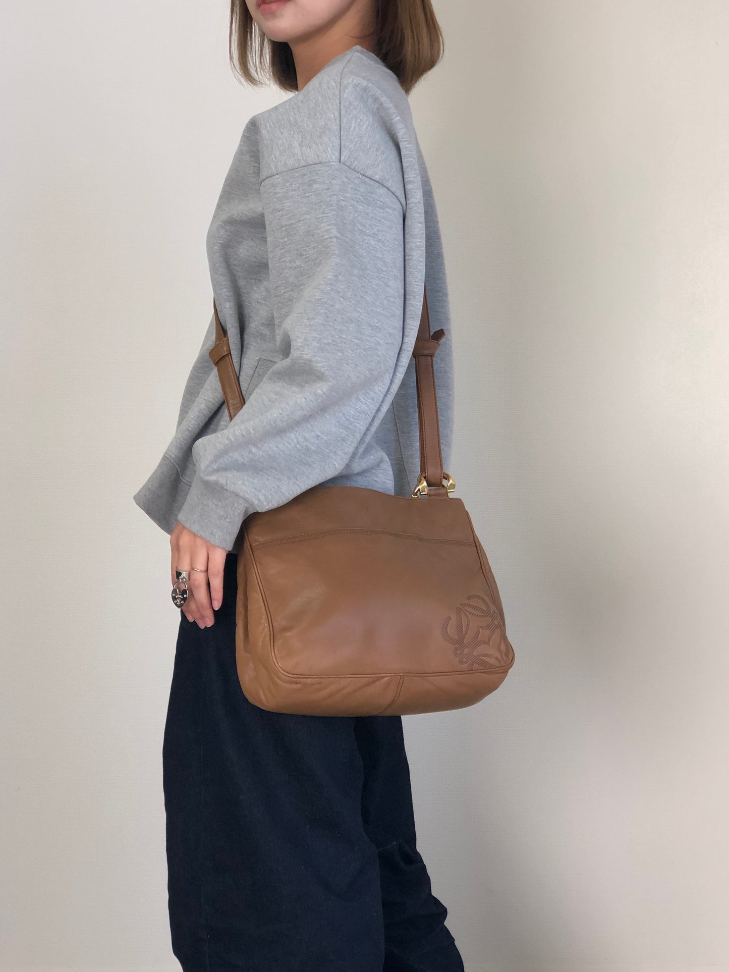 LOEWE Anagram Shoulder bag Brown Vintage hjuexd
